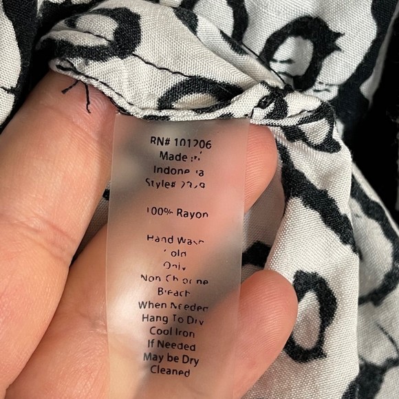 Soft Surroundings Woman’s Black & White Button Down Casual Tunic Top Size Large - Picture 4 of 6